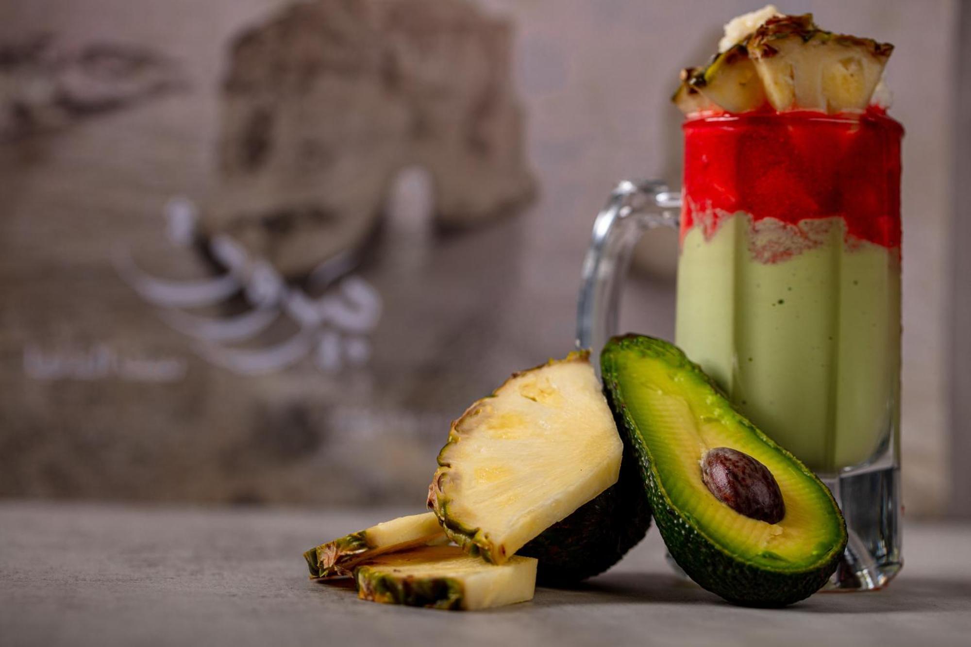 The Abdali Boulevard Hotel Ammán Exteriér fotografie Avocado and pineapple smoothie
