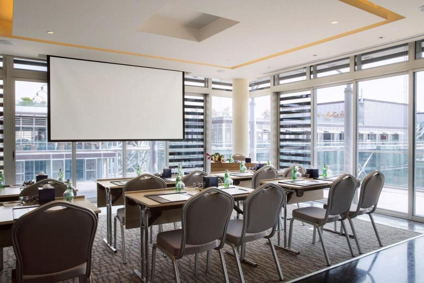 The Abdali Boulevard Hotel Ammán Exteriér fotografie Meeting room