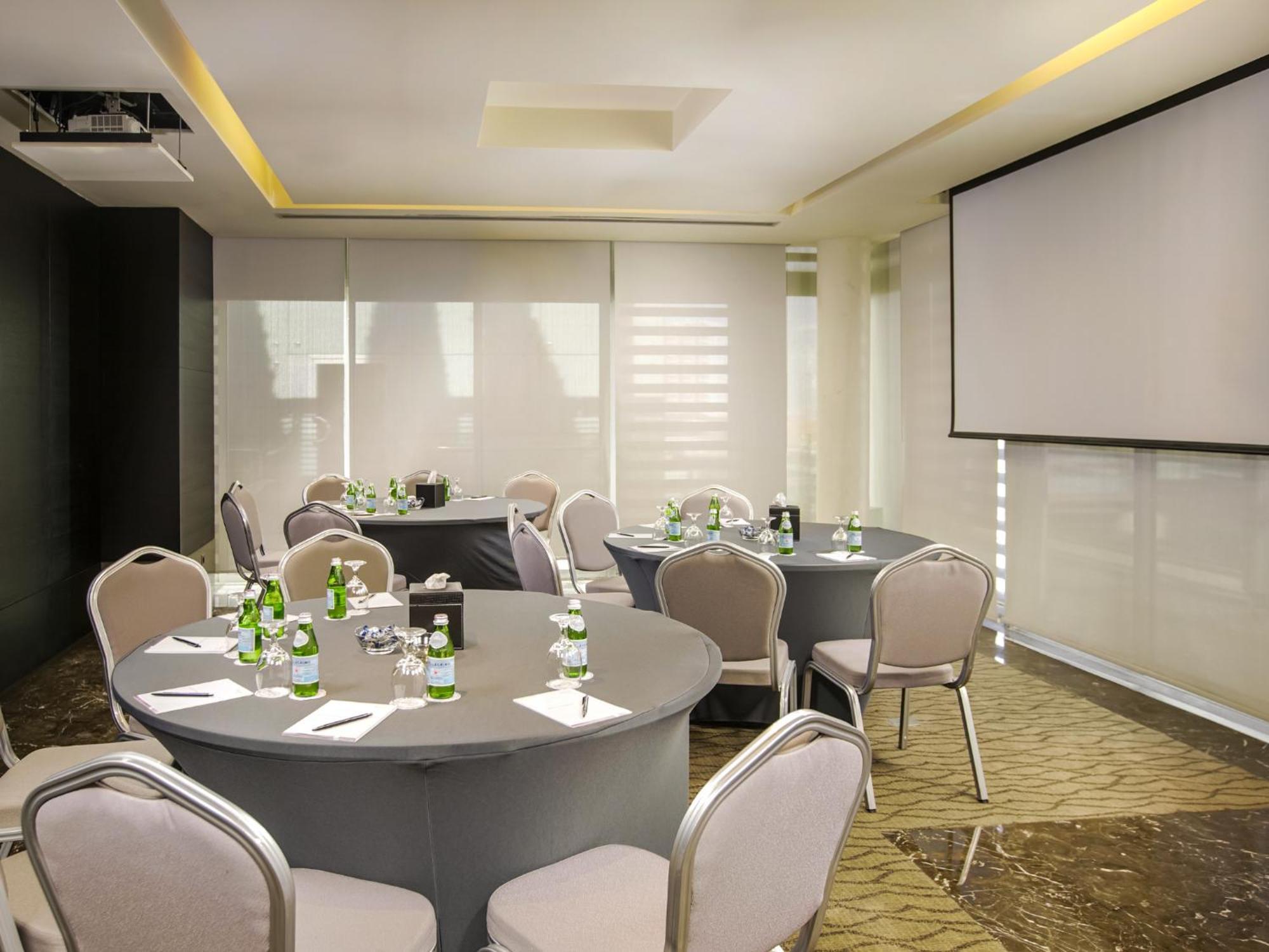 The Abdali Boulevard Hotel Ammán Exteriér fotografie Meeting room